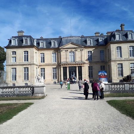 Residence Le Chateau Champs-Sur-Marne Bagian luar foto